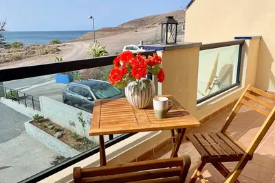 Image de Casa La Ola - Idyllic Seaside Retreat, La Lajita