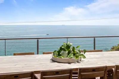 Image de Clifftop Coastal Sanctuary | Panoramic Views