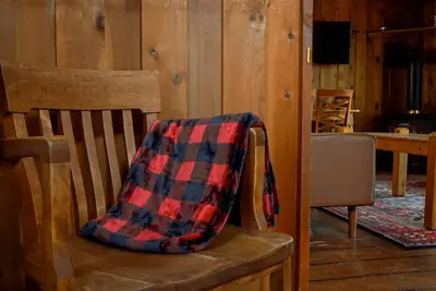 Image de Muskoka Cabin on Little Lake Port Severn