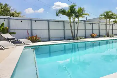 Miami 5br Private, Luxury, Modern Home with Pool