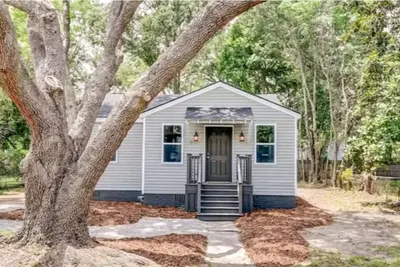 Image de Charming, bright, modern home near Park Circle 🏡