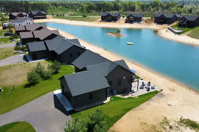 Image de All-Season Beach House Castle Rock Lake - Larry's Lodge