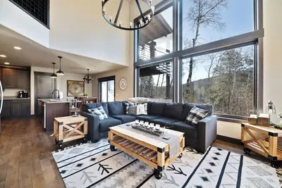 Image de Restful Retreat with Panoramic Views, Hot Tub, and Centrally Located to Deadwood
