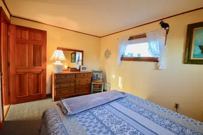 Image de Truro Waterfront Cottage - 150 feet to Private Beach