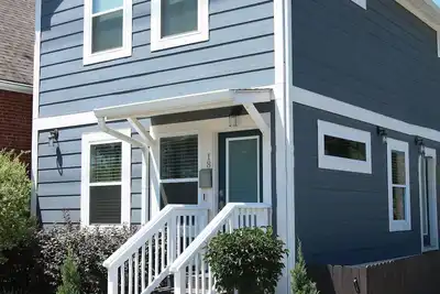 Image de Big Blue: 2-Story Indy Home Near Downtown