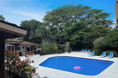 Image de Large Central Condo close to Beach and Restaurants