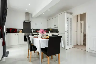 Image de Forest Edge - luxury holiday home near the coast