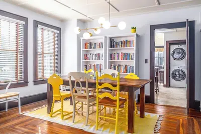 Image de Craftsman Cottage in Greenport Village