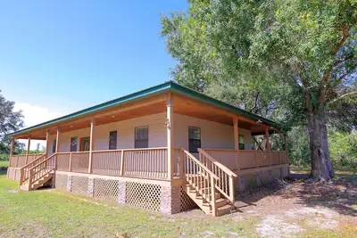 Image de 3 Acre Modern Country Farm Stay | 30 Min to Disney
