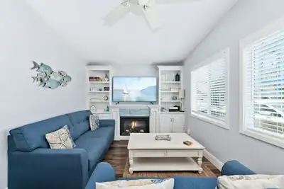 Image de Quaint 2 Bedroom just steps from the Pier!