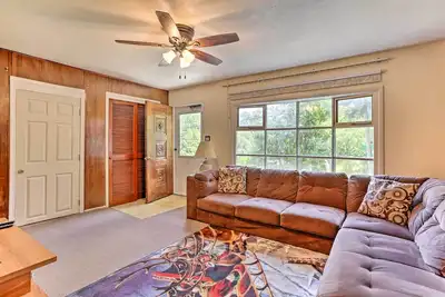 Image de Family-Friendly Allentown Abode w/ Backyard!