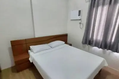 Image de Affordable, friendly, central location, close to malls, Free parking. Furnished!