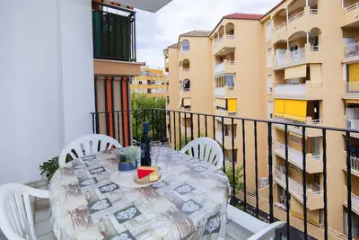 Image de Agréable appartement pour 6 personnes avec Wifi, piscine, Tv, terrasse et animaux admis