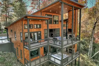 Image de Modern 4br Cabin w easy access, hot tub & a view!