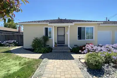 Image de Quiet 2 bedroom w/ garden + king bed + parking
