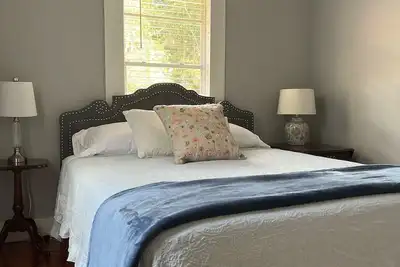 Image de Sweet Cottage ready for the Family.