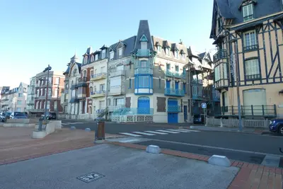 Image de appartement face mer à Mers Les Bains
