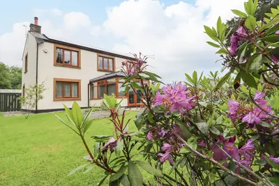 Image de Bowland Fell Cottage, family friendly, with pool in Tosside