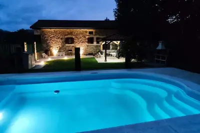 Image de Individual stone house with 450m2 garden, secure pool, gazebo and barbecue.