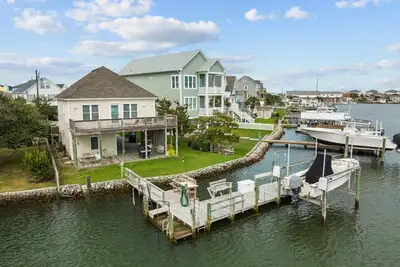 Image de One More Drift- Sound Front Home in Atlantic Beach, Nc