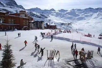 Image de 10m du centre station, 2ème étage, balcon, télévision, 35m², Val Thorens