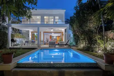 Image de Charming house; 8 guests, in private Residencial El Portillo; 150 Mts to beach.