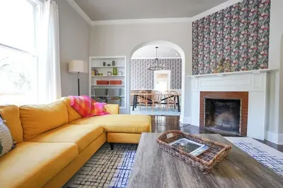 Image de Urban Gj | Spacious Downtown Craftsman