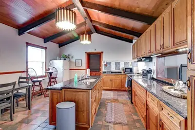 Image de ❤Dt Victorian Apt A❤ 3br~2ba~King~Walk to Dt❤