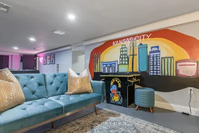 Image de Kc Fun House with Pool Table & Arcade Games - 7 min to Pnl!
