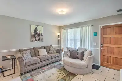 Image de Pet-Friendly Brunswick Retreat w/ Gas Grill!