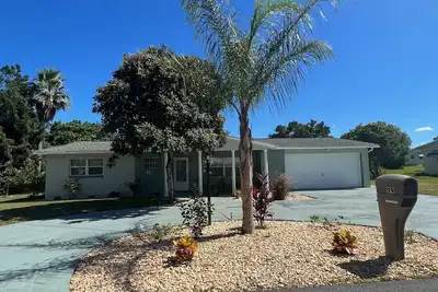 Image de Freshly Renovated Pool Home - Close to Crystal River