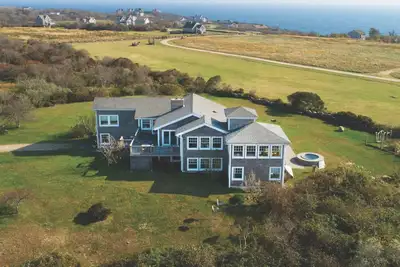 Image de Upscale island home with stunning 360 degree views