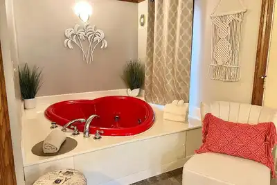 Image de Romantic Bridal Suite Rentals - Bridal Suite 1