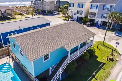Image de Beach view home in walking distance to public beach access & with private pool. .