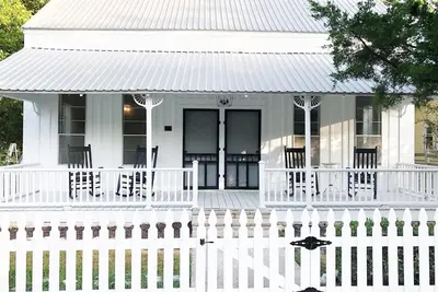 Image de Historic Farmhouse near Round Top, Texas