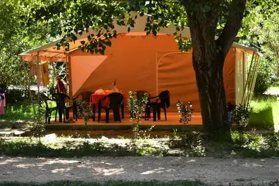 Image de Bungalow Toilé Standard 2 chambres Canada - sans sanitaires 5 personnes
