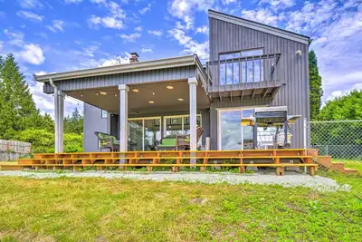 Image de Stunning Hood Canal Getaway w/ Private Deck!