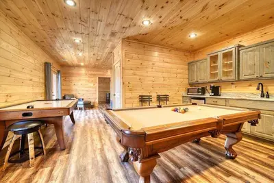 Image de Highland Hideaway- Hot tub-Pool Table-Air Hockey