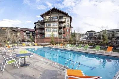 Image de Luxury Ski-in Ski-Out Condo faces the base of the mountain at Granby Ranch