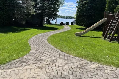 Image de Cozy home with direct lake view
