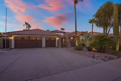 Image de Spacious & Relaxing Vacation Home With Heated Pool &  Tesla Charger
