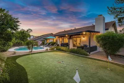 Image de Heated Pool, Waterslide, Putting Green