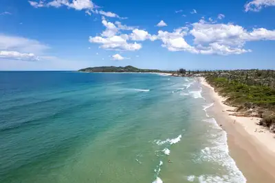 Image de Fuller Holidays - The Rock Beach House on Belongil Beach