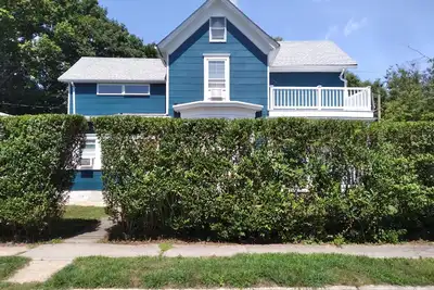 Image de 5 minute walk to beaches and beautiful downtown Greenport