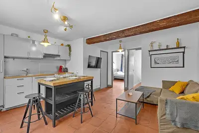 Image de Le Regans - Charmant appartement en tomette