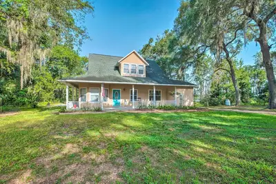Image de Lovely Hawthorne Home w\/ Private Boat Dock!