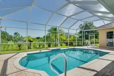 Image de Wfh & Relax by Pool: Chic Cape Coral Villa