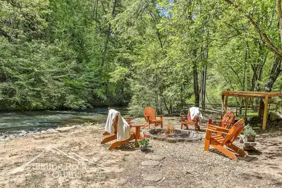 Image de 3/2. 5 on Mountaintown trout creek, Hot Tub, pet friendly-Fence, screen porch