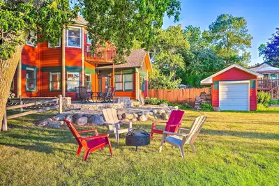 Image de Waterfront Mound Retreat w\/ Dock & Lake Access!