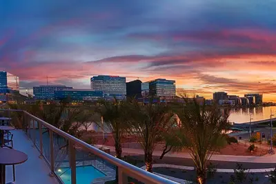 Image de Modern Town Lake waterfront CozySuites in paradise 05
